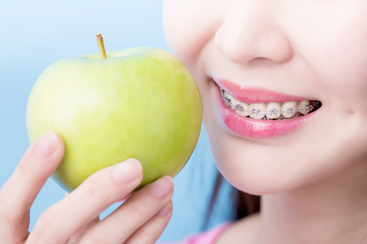 don't eat hard foods while wearing braces