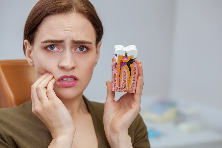 periodontitis caused by cavities