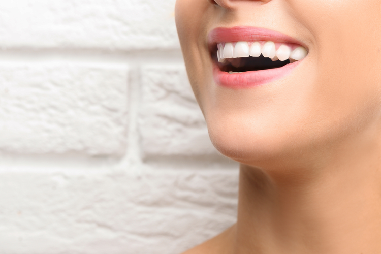 How much does it cost to get your gap teeth bonded?